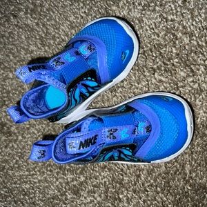 Brand new girls Nikes. Size 3C.